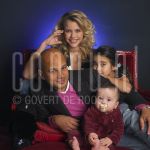 08-12-2004 Marianne Kooistra / Steve te Pas  Maria Kooistra, Steve te Pas and children at home in Muiderberg, by order of Pulse Magazine. December 08, 2004.

[keywords]Posed, Eyecontact, Smiling[/keywords]